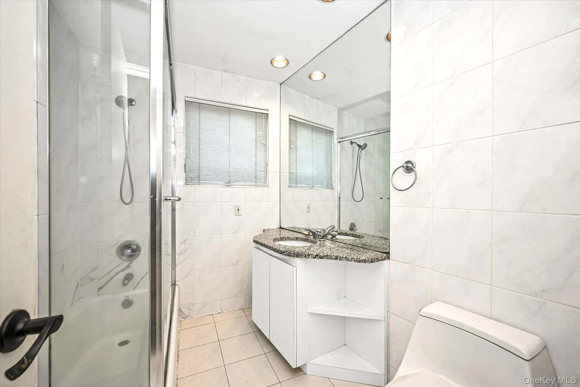 5 Fieldstone Lane, North Hempstead, NY, 5 Bedrooms Bedrooms, 9 Rooms Rooms,3 BathroomsBathrooms,Residential,For Rent,Fieldstone,0,983252 5 Fieldstone Lane, North Hempstead, NY, 5 Bedrooms Bedrooms, 9 Rooms Rooms,3 BathroomsBathrooms,Residential,For Rent,Fieldstone,0,983252