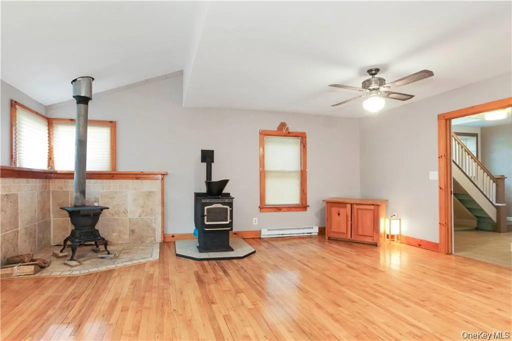 4 First Street, Deerpark, NY, 2 Bedrooms Bedrooms, 5 Rooms Rooms,1 BathroomBathrooms,Residential Lease,For Rent,First,0,983268 4 First Street, Deerpark, NY, 2 Bedrooms Bedrooms, 5 Rooms Rooms,1 BathroomBathrooms,Residential Lease,For Rent,First,0,983268