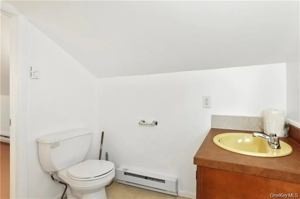 4 First Street, Deerpark, NY, 2 Bedrooms Bedrooms, 5 Rooms Rooms,1 BathroomBathrooms,Residential Lease,For Rent,First,0,983268 4 First Street, Deerpark, NY, 2 Bedrooms Bedrooms, 5 Rooms Rooms,1 BathroomBathrooms,Residential Lease,For Rent,First,0,983268