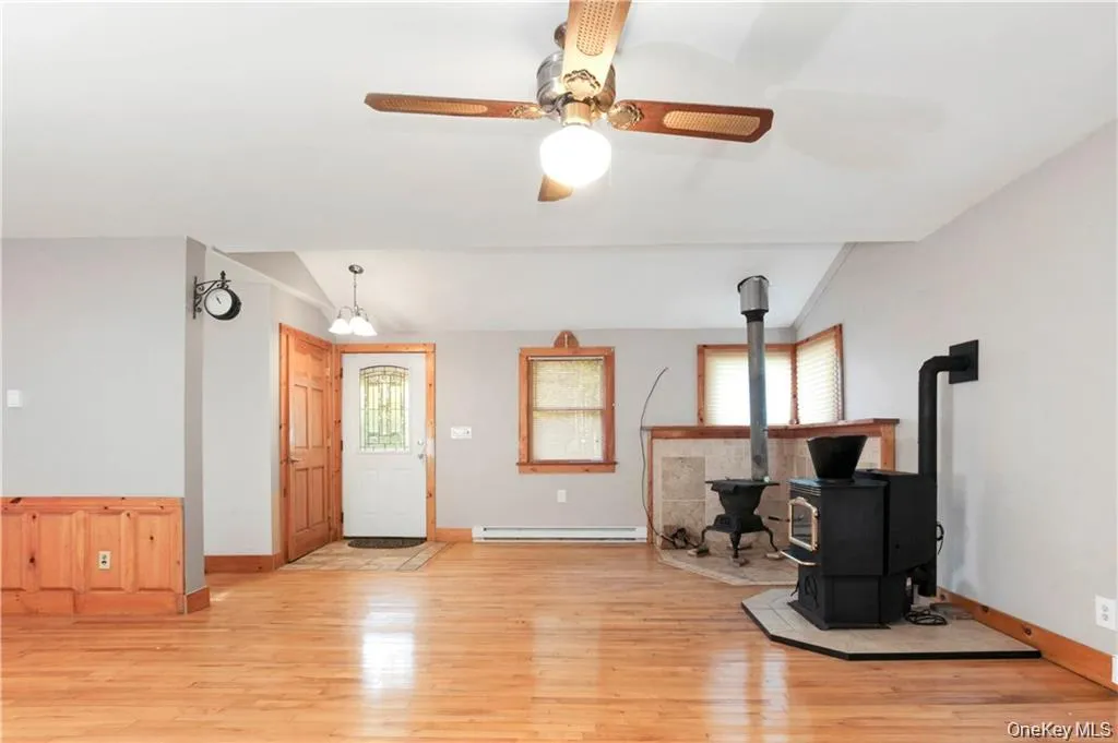 4 First Street, Deerpark, NY, 2 Bedrooms Bedrooms, 5 Rooms Rooms,1 BathroomBathrooms,Residential Lease,For Rent,First,0,983268 4 First Street, Deerpark, NY, 2 Bedrooms Bedrooms, 5 Rooms Rooms,1 BathroomBathrooms,Residential Lease,For Rent,First,0,983268