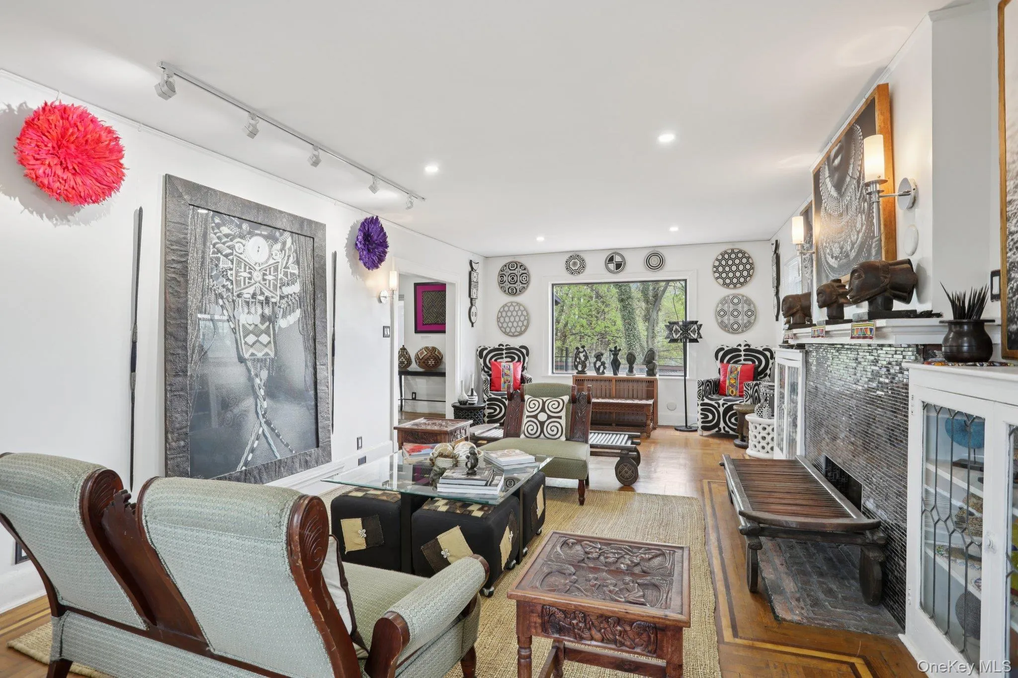 Vibrant living room Vibrant living room