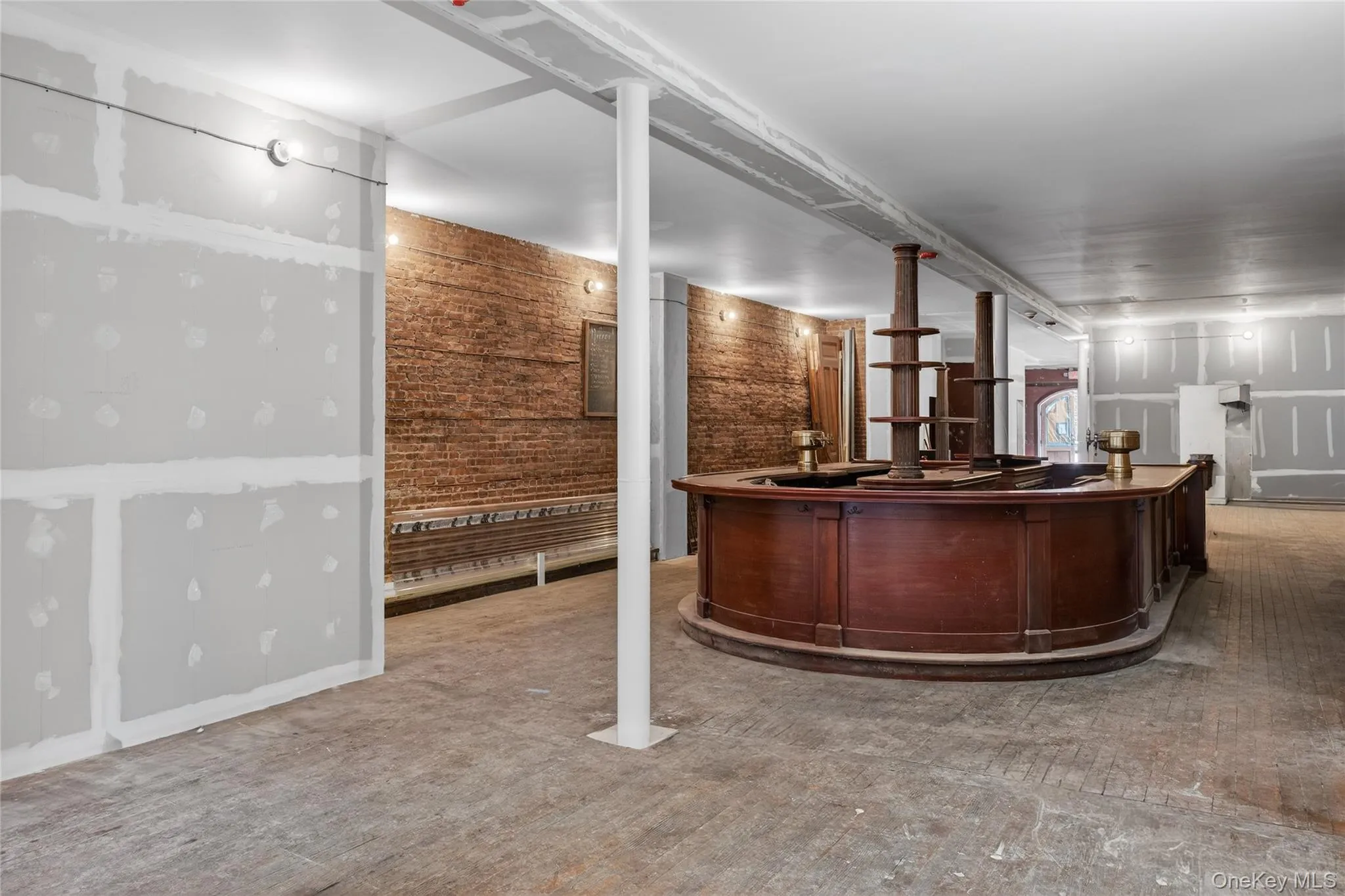 316 Wall Street, Kingston, NY, ,Commercial Lease,For Rent,Wall,0,983326 316 Wall Street, Kingston, NY, ,Commercial Lease,For Rent,Wall,0,983326