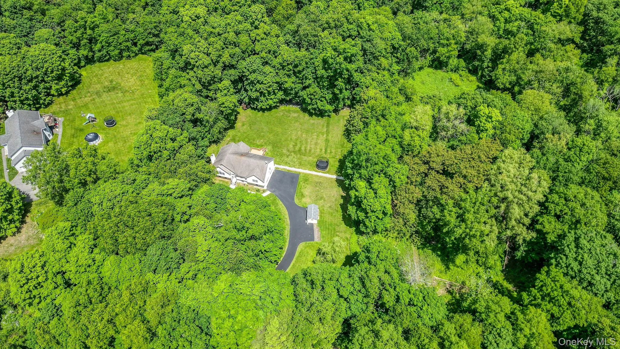 Privacy abounds at 36 Front Street! Privacy abounds at 36 Front Street!