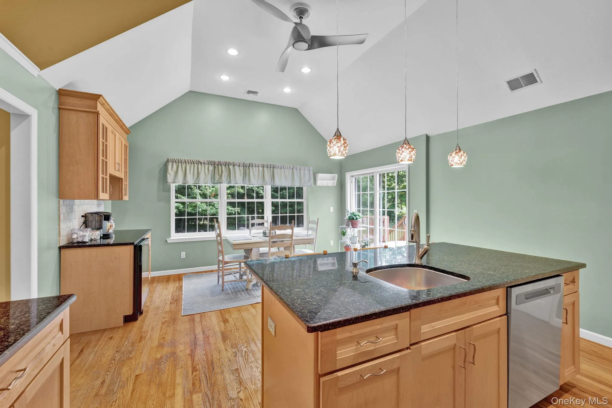This Kitchen has every amenity you'll need complete with recessed lighting, pendant fixtures, and a ceiling fan This Kitchen has every amenity you'll need complete with recessed lighting, pendant fixtures, and a ceiling fan