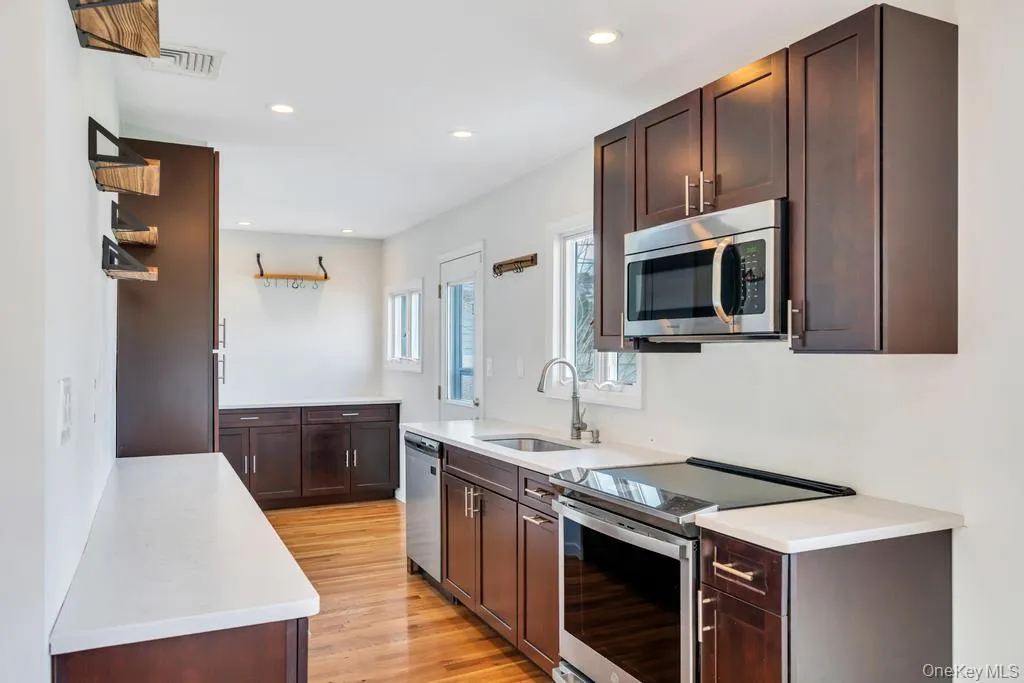 3685 Prairie Path, Oyster Bay, NY, 3 Bedrooms Bedrooms, 8 Rooms Rooms,2 BathroomsBathrooms,Residential Lease,For Rent,Prairie,0,983337 3685 Prairie Path, Oyster Bay, NY, 3 Bedrooms Bedrooms, 8 Rooms Rooms,2 BathroomsBathrooms,Residential Lease,For Rent,Prairie,0,983337