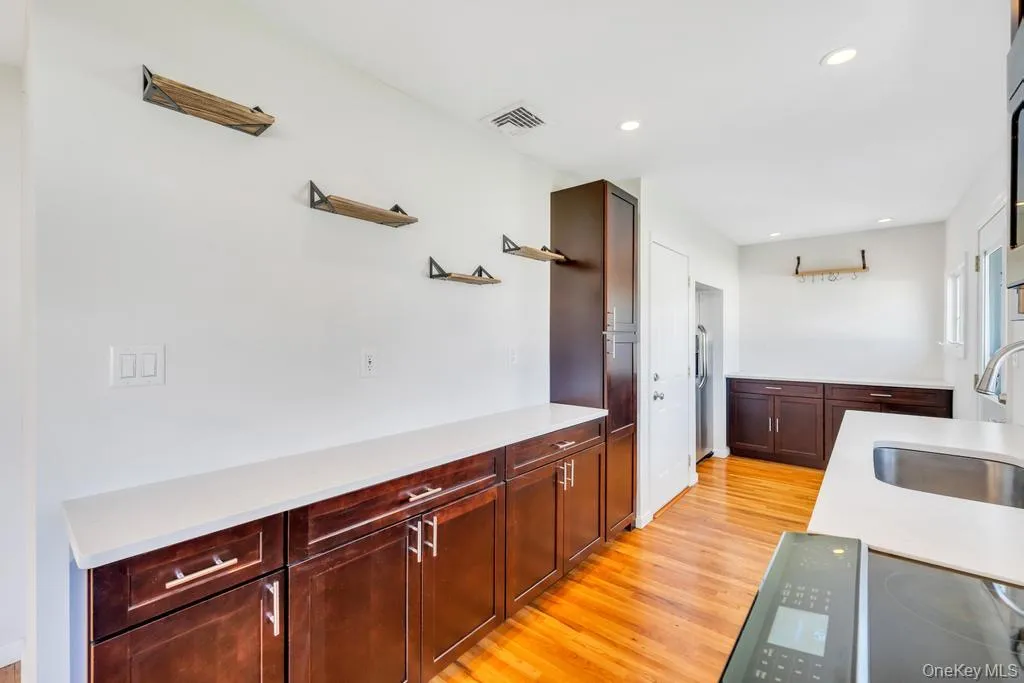 3685 Prairie Path, Oyster Bay, NY, 3 Bedrooms Bedrooms, 8 Rooms Rooms,2 BathroomsBathrooms,Residential Lease,For Rent,Prairie,0,983337 3685 Prairie Path, Oyster Bay, NY, 3 Bedrooms Bedrooms, 8 Rooms Rooms,2 BathroomsBathrooms,Residential Lease,For Rent,Prairie,0,983337