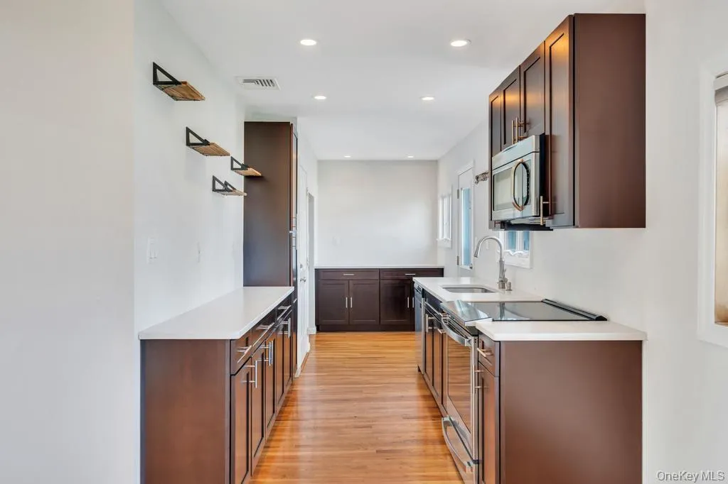 3685 Prairie Path, Oyster Bay, NY, 3 Bedrooms Bedrooms, 8 Rooms Rooms,2 BathroomsBathrooms,Residential Lease,For Rent,Prairie,0,983337 3685 Prairie Path, Oyster Bay, NY, 3 Bedrooms Bedrooms, 8 Rooms Rooms,2 BathroomsBathrooms,Residential Lease,For Rent,Prairie,0,983337