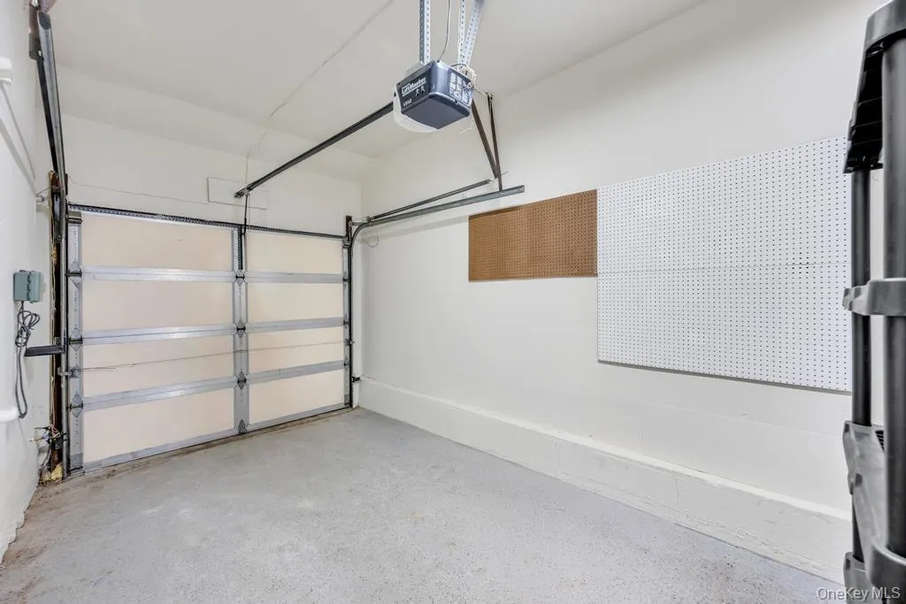 3685 Prairie Path, Oyster Bay, NY, 3 Bedrooms Bedrooms, 8 Rooms Rooms,2 BathroomsBathrooms,Residential Lease,For Rent,Prairie,0,983337 3685 Prairie Path, Oyster Bay, NY, 3 Bedrooms Bedrooms, 8 Rooms Rooms,2 BathroomsBathrooms,Residential Lease,For Rent,Prairie,0,983337