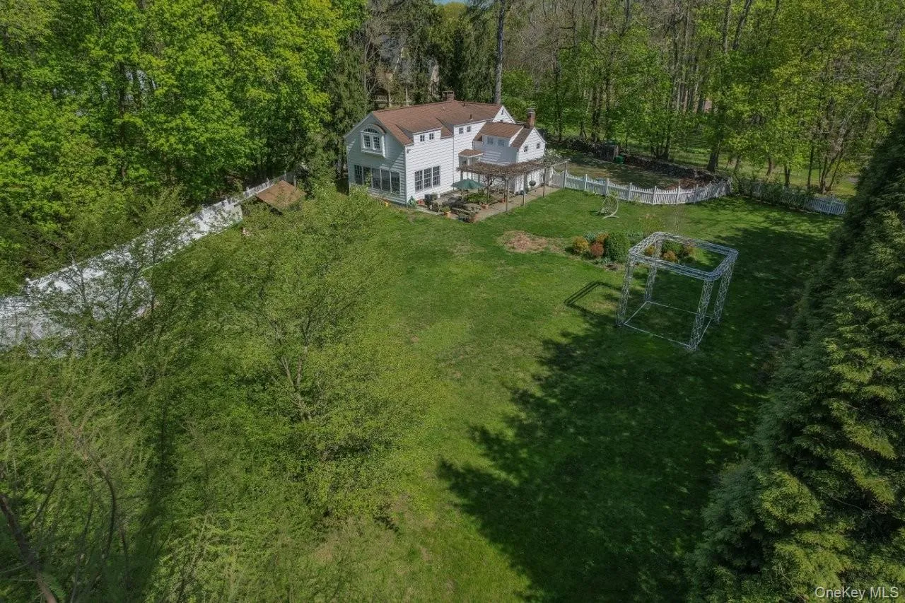 197 Route 9W, Orangetown, NY, 3 Bedrooms Bedrooms, 7 Rooms Rooms,2 BathroomsBathrooms,Residential Lease,For Rent,Route 9W,0,983349 197 Route 9W, Orangetown, NY, 3 Bedrooms Bedrooms, 7 Rooms Rooms,2 BathroomsBathrooms,Residential Lease,For Rent,Route 9W,0,983349