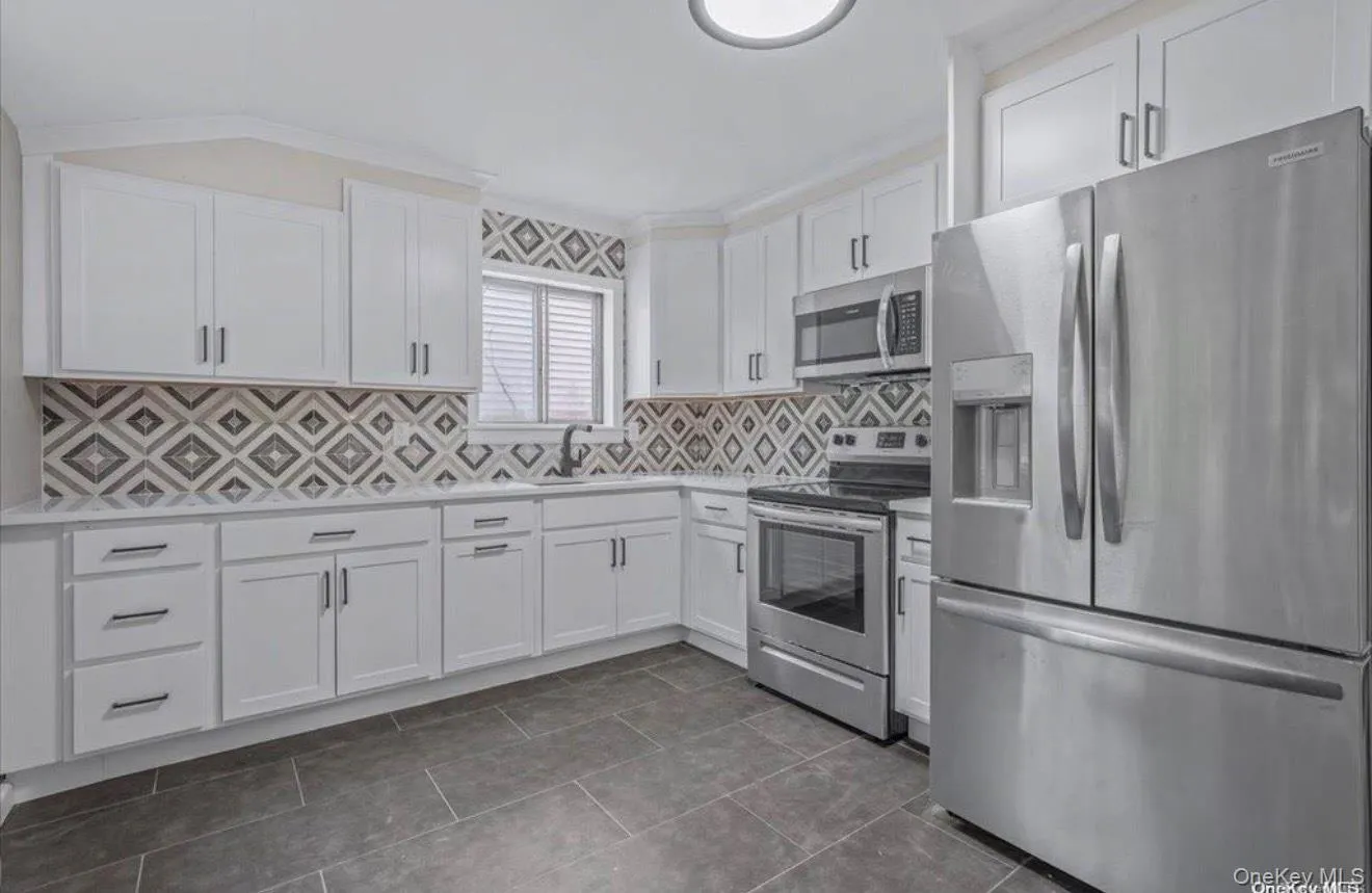 10 Vilno Court, Huntington, NY, 3 Bedrooms Bedrooms, 6 Rooms Rooms,1 BathroomBathrooms,Residential Lease,For Rent,Vilno,0,983365 10 Vilno Court, Huntington, NY, 3 Bedrooms Bedrooms, 6 Rooms Rooms,1 BathroomBathrooms,Residential Lease,For Rent,Vilno,0,983365