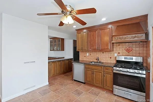 48 Link Lane, Oyster Bay, NY, 4 Bedrooms Bedrooms, 9 Rooms Rooms,2 BathroomsBathrooms,Residential Lease,For Rent,Link,0,983374 48 Link Lane, Oyster Bay, NY, 4 Bedrooms Bedrooms, 9 Rooms Rooms,2 BathroomsBathrooms,Residential Lease,For Rent,Link,0,983374