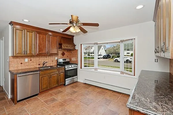 48 Link Lane, Oyster Bay, NY, 4 Bedrooms Bedrooms, 9 Rooms Rooms,2 BathroomsBathrooms,Residential Lease,For Rent,Link,0,983374 48 Link Lane, Oyster Bay, NY, 4 Bedrooms Bedrooms, 9 Rooms Rooms,2 BathroomsBathrooms,Residential Lease,For Rent,Link,0,983374