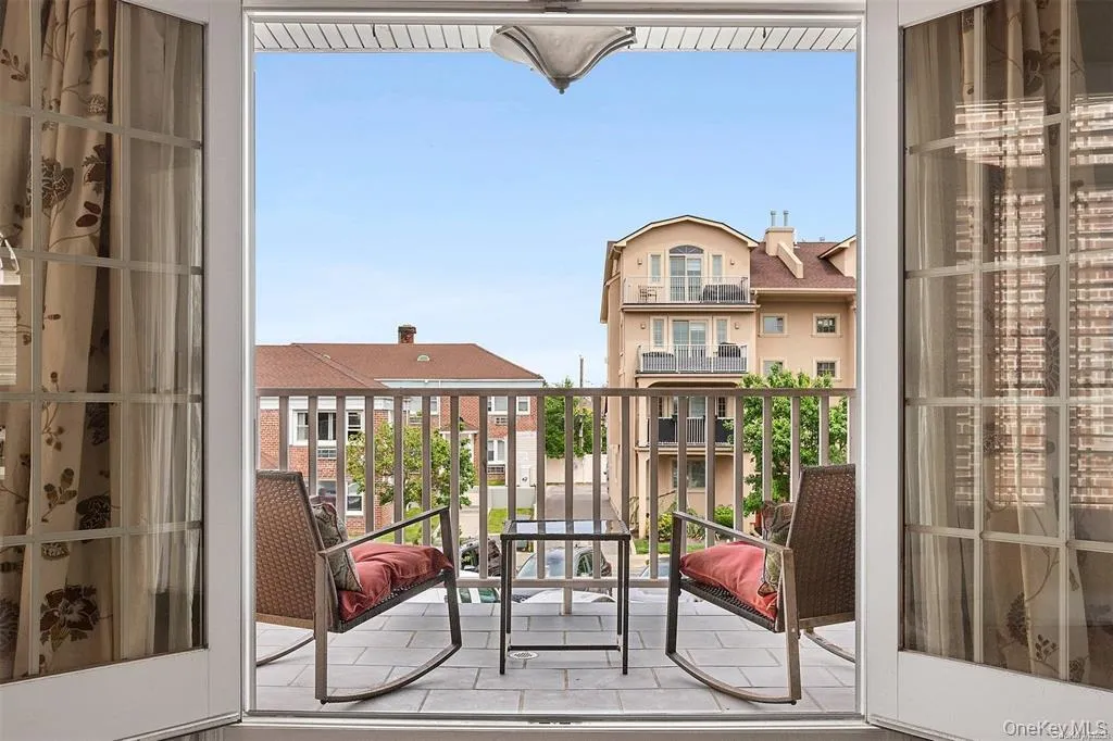 434 Broadway, Long Beach, NY, 3 Bedrooms Bedrooms, 6 Rooms Rooms,2 BathroomsBathrooms,Residential Lease,For Rent,Broadway,0,983378 434 Broadway, Long Beach, NY, 3 Bedrooms Bedrooms, 6 Rooms Rooms,2 BathroomsBathrooms,Residential Lease,For Rent,Broadway,0,983378