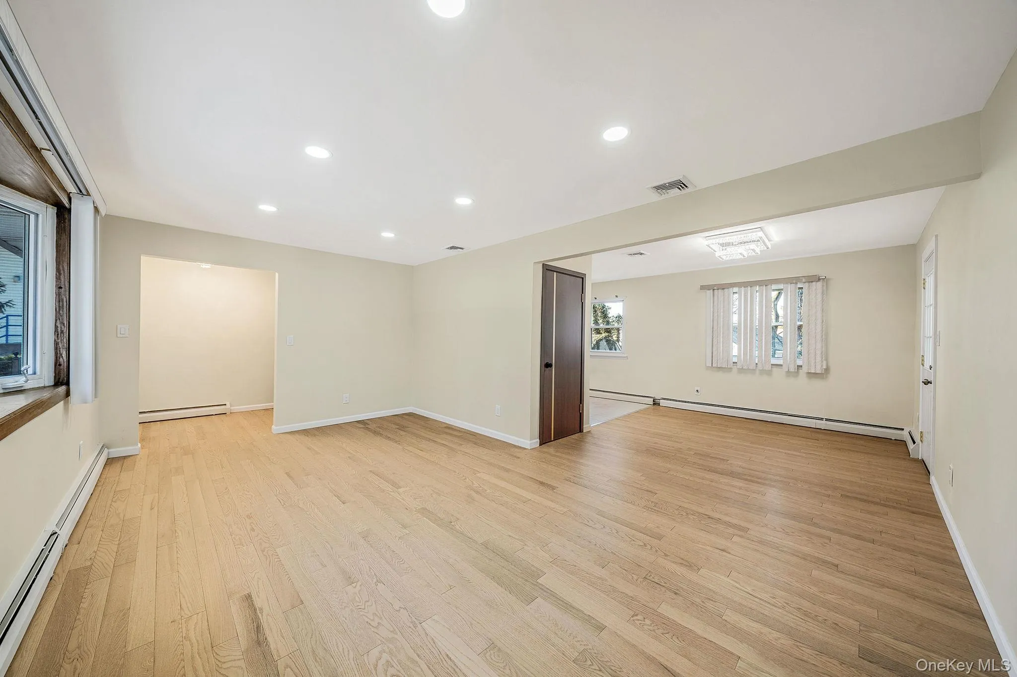 45 Roslyn Road, North Hempstead, NY, 5 Bedrooms Bedrooms, 9 Rooms Rooms,3 BathroomsBathrooms,Residential,For Rent,Roslyn,0,983379 45 Roslyn Road, North Hempstead, NY, 5 Bedrooms Bedrooms, 9 Rooms Rooms,3 BathroomsBathrooms,Residential,For Rent,Roslyn,0,983379