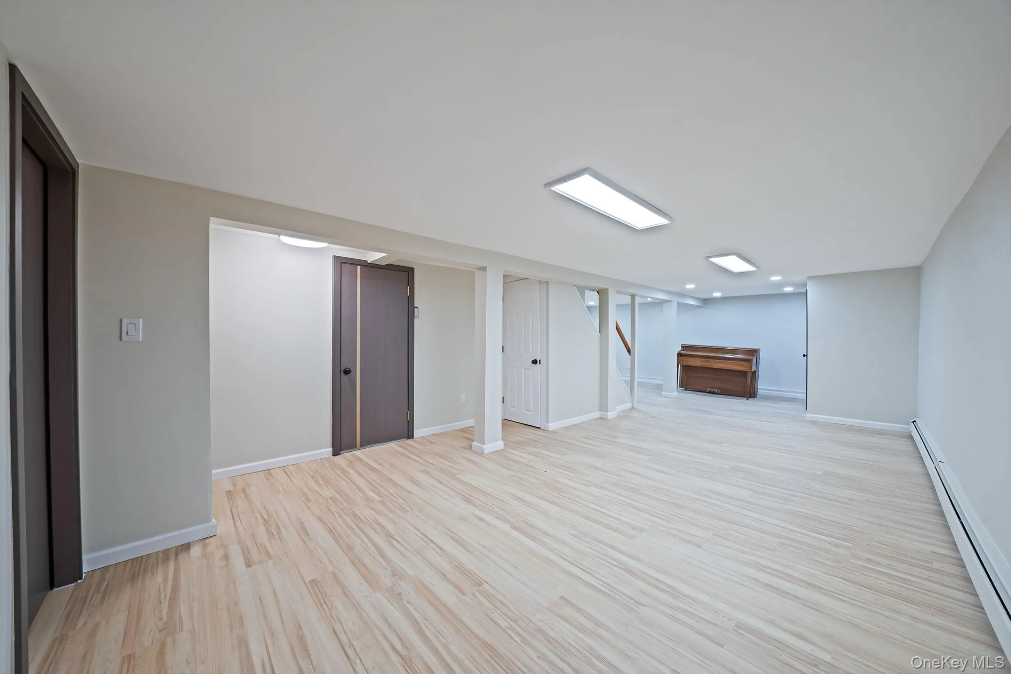 45 Roslyn Road, North Hempstead, NY, 5 Bedrooms Bedrooms, 9 Rooms Rooms,3 BathroomsBathrooms,Residential,For Rent,Roslyn,0,983379 45 Roslyn Road, North Hempstead, NY, 5 Bedrooms Bedrooms, 9 Rooms Rooms,3 BathroomsBathrooms,Residential,For Rent,Roslyn,0,983379