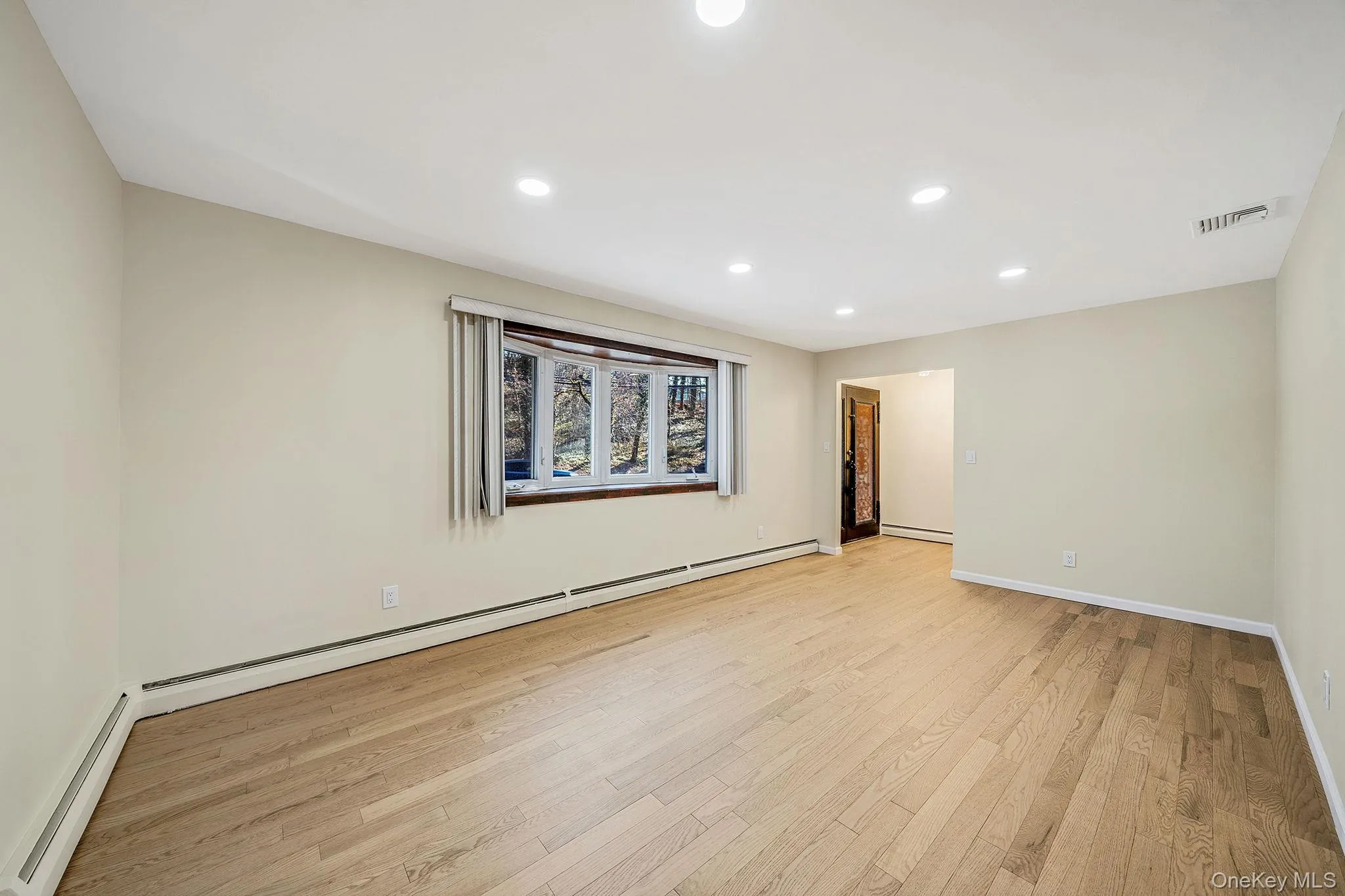 45 Roslyn Road, North Hempstead, NY, 5 Bedrooms Bedrooms, 9 Rooms Rooms,3 BathroomsBathrooms,Residential,For Rent,Roslyn,0,983379 45 Roslyn Road, North Hempstead, NY, 5 Bedrooms Bedrooms, 9 Rooms Rooms,3 BathroomsBathrooms,Residential,For Rent,Roslyn,0,983379