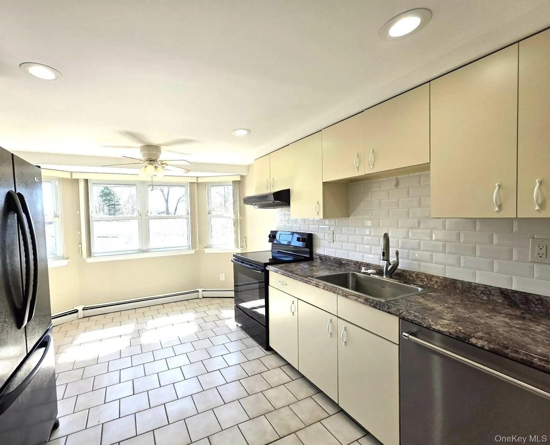 308 Browns Road, Smithtown, NY, 5 Bedrooms Bedrooms, 10 Rooms Rooms,3 BathroomsBathrooms,Residential Lease,For Rent,Browns,0,983387 308 Browns Road, Smithtown, NY, 5 Bedrooms Bedrooms, 10 Rooms Rooms,3 BathroomsBathrooms,Residential Lease,For Rent,Browns,0,983387