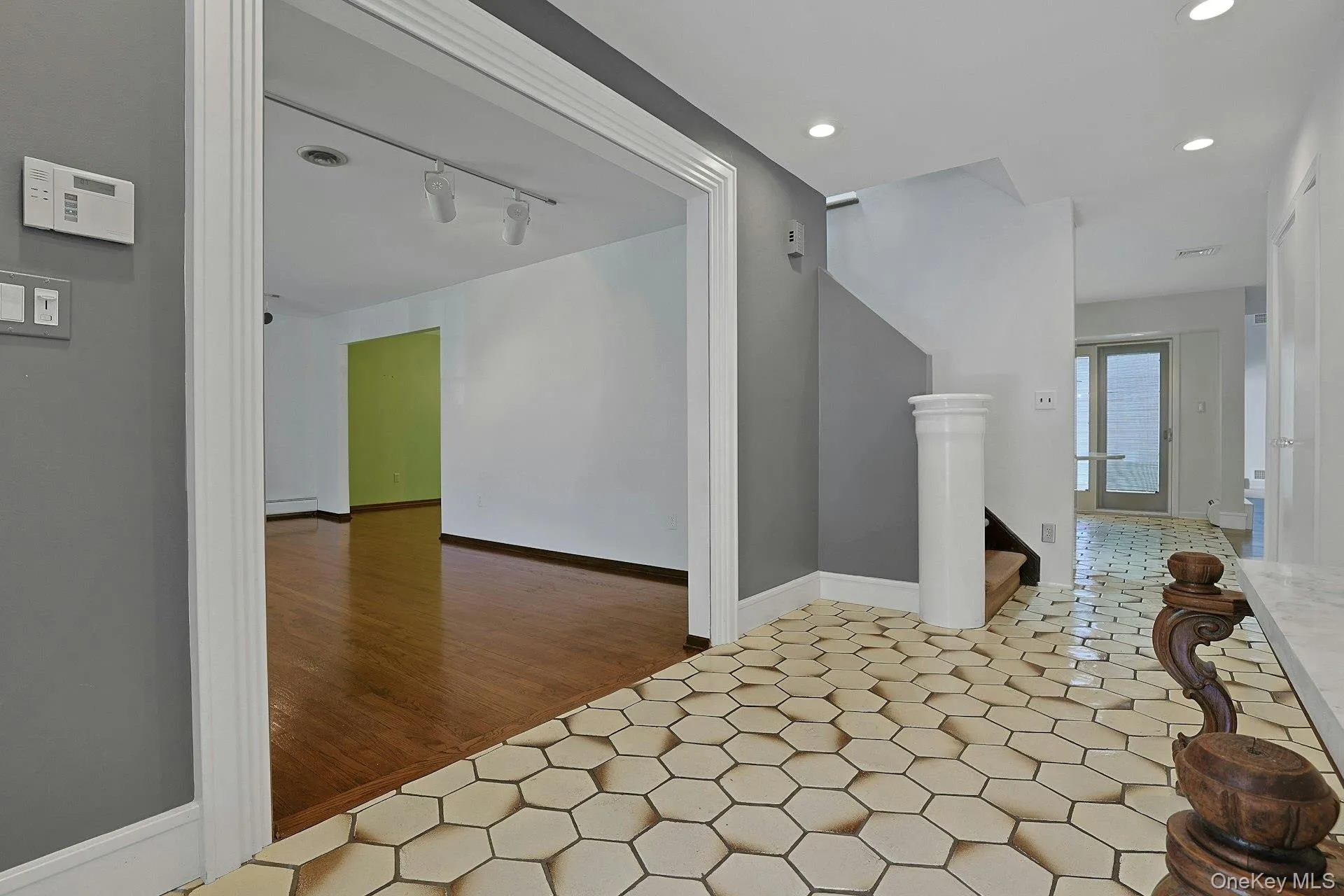 Gracious foyer Gracious foyer