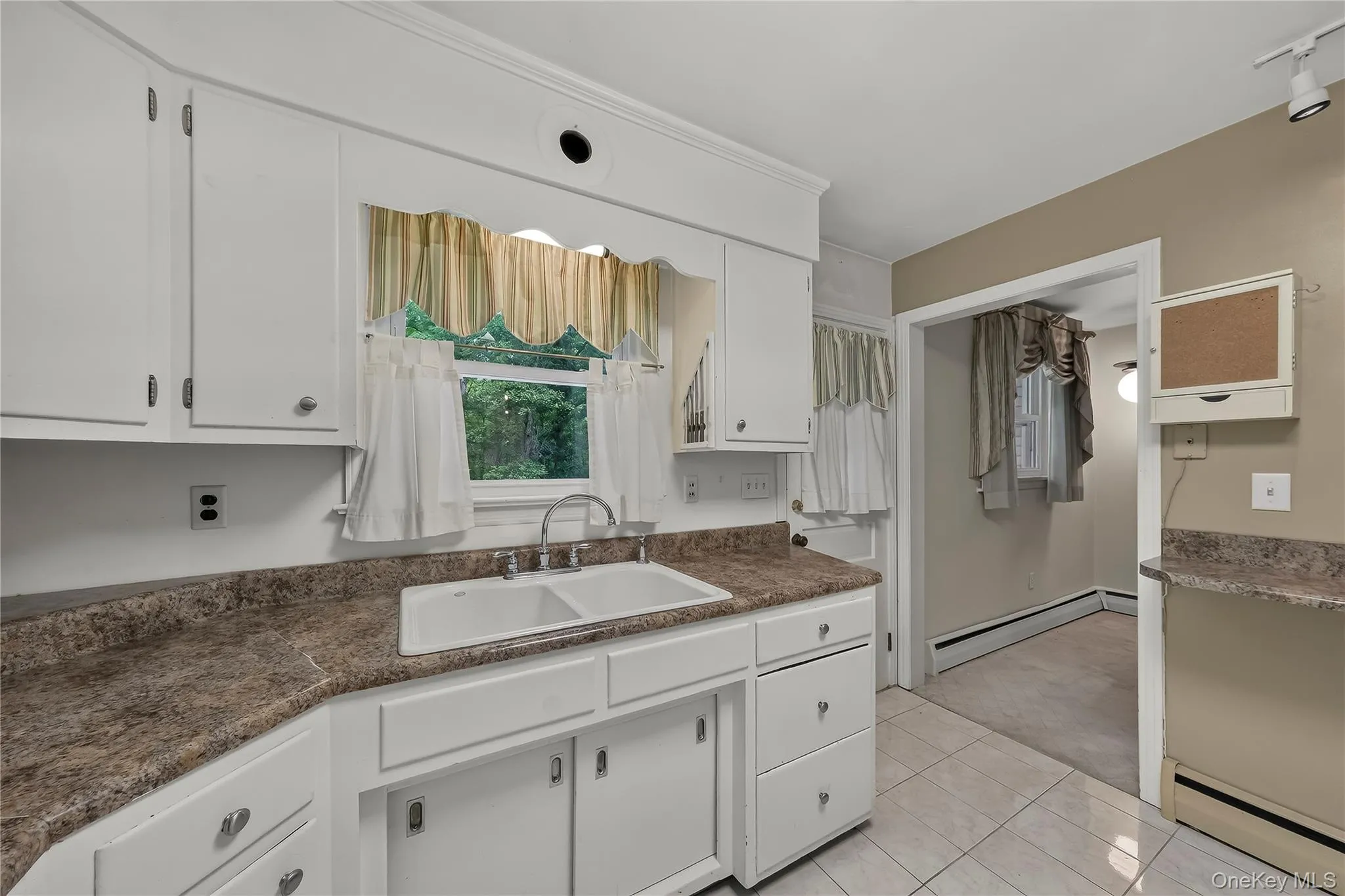 9 Archery Road, Newburgh (town), NY, 3 Bedrooms Bedrooms, 6 Rooms Rooms,1 BathroomBathrooms,Residential,For Rent,Archery,0,983402 9 Archery Road, Newburgh (town), NY, 3 Bedrooms Bedrooms, 6 Rooms Rooms,1 BathroomBathrooms,Residential,For Rent,Archery,0,983402