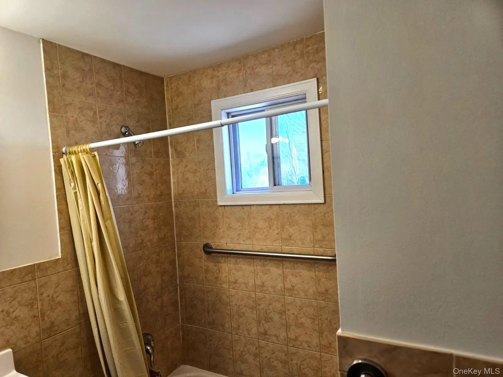 56 Applegate Drive, Islip, NY, 3 Bedrooms Bedrooms, 5 Rooms Rooms,1 BathroomBathrooms,Residential Lease,For Rent,Applegate,0,983404 56 Applegate Drive, Islip, NY, 3 Bedrooms Bedrooms, 5 Rooms Rooms,1 BathroomBathrooms,Residential Lease,For Rent,Applegate,0,983404