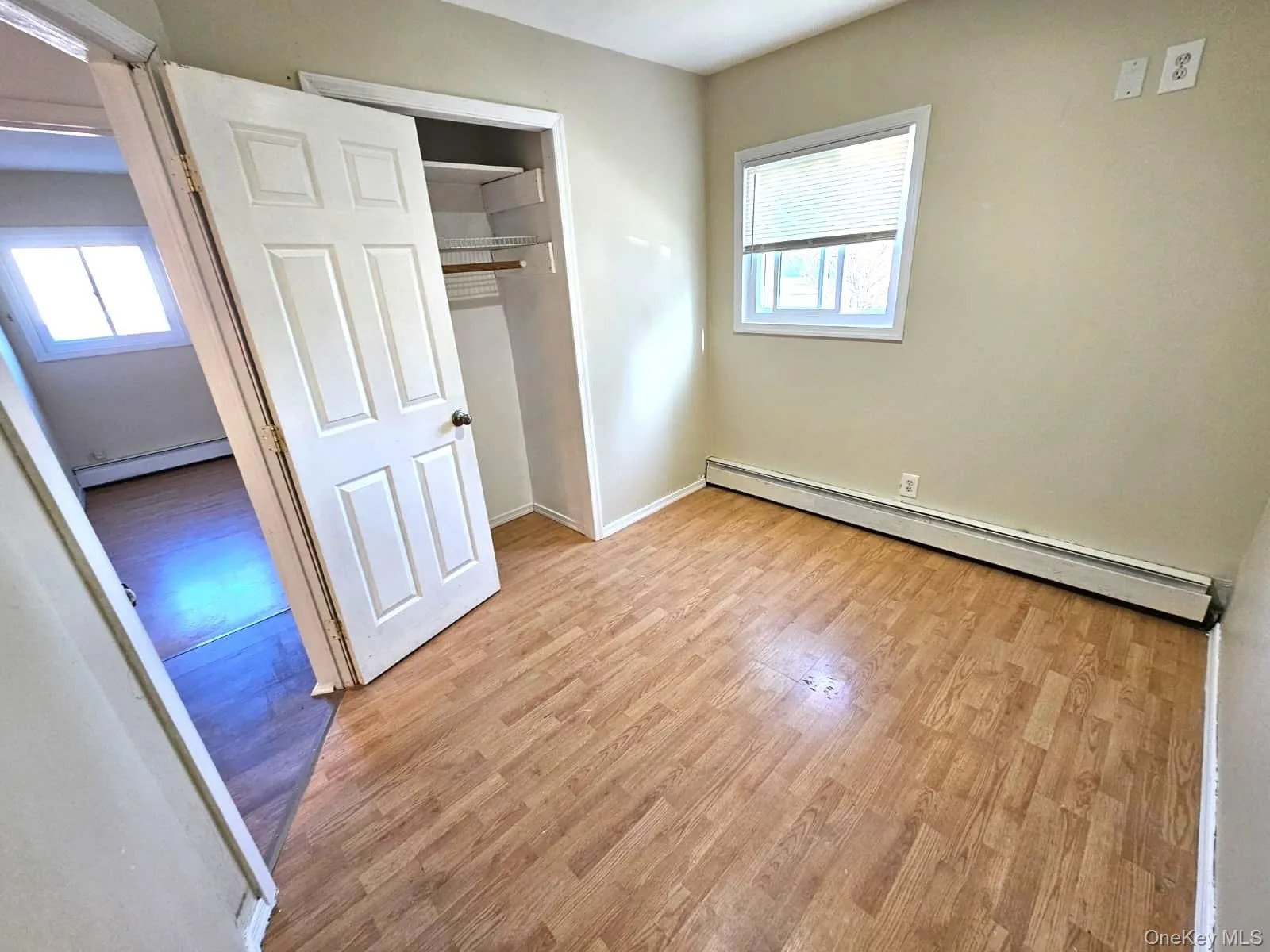 56 Applegate Drive, Islip, NY, 3 Bedrooms Bedrooms, 5 Rooms Rooms,1 BathroomBathrooms,Residential Lease,For Rent,Applegate,0,983404 56 Applegate Drive, Islip, NY, 3 Bedrooms Bedrooms, 5 Rooms Rooms,1 BathroomBathrooms,Residential Lease,For Rent,Applegate,0,983404