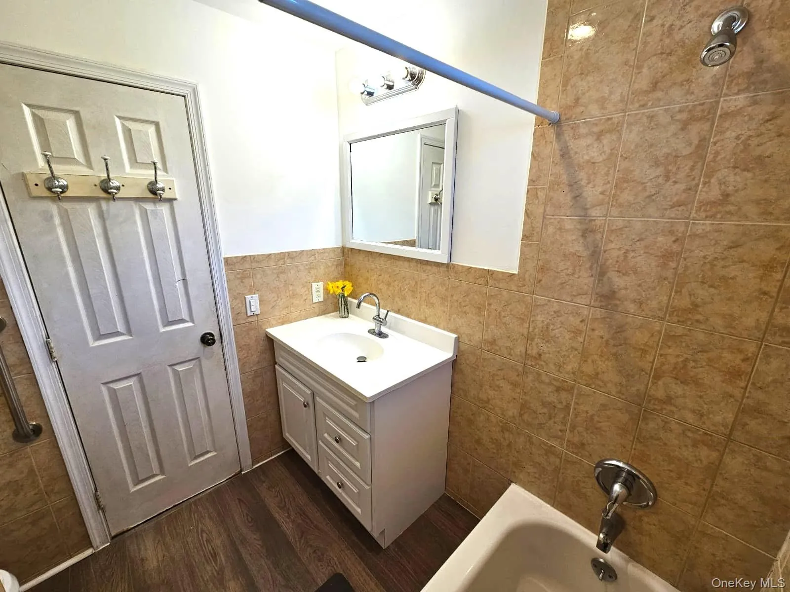 56 Applegate Drive, Islip, NY, 3 Bedrooms Bedrooms, 5 Rooms Rooms,1 BathroomBathrooms,Residential Lease,For Rent,Applegate,0,983404 56 Applegate Drive, Islip, NY, 3 Bedrooms Bedrooms, 5 Rooms Rooms,1 BathroomBathrooms,Residential Lease,For Rent,Applegate,0,983404