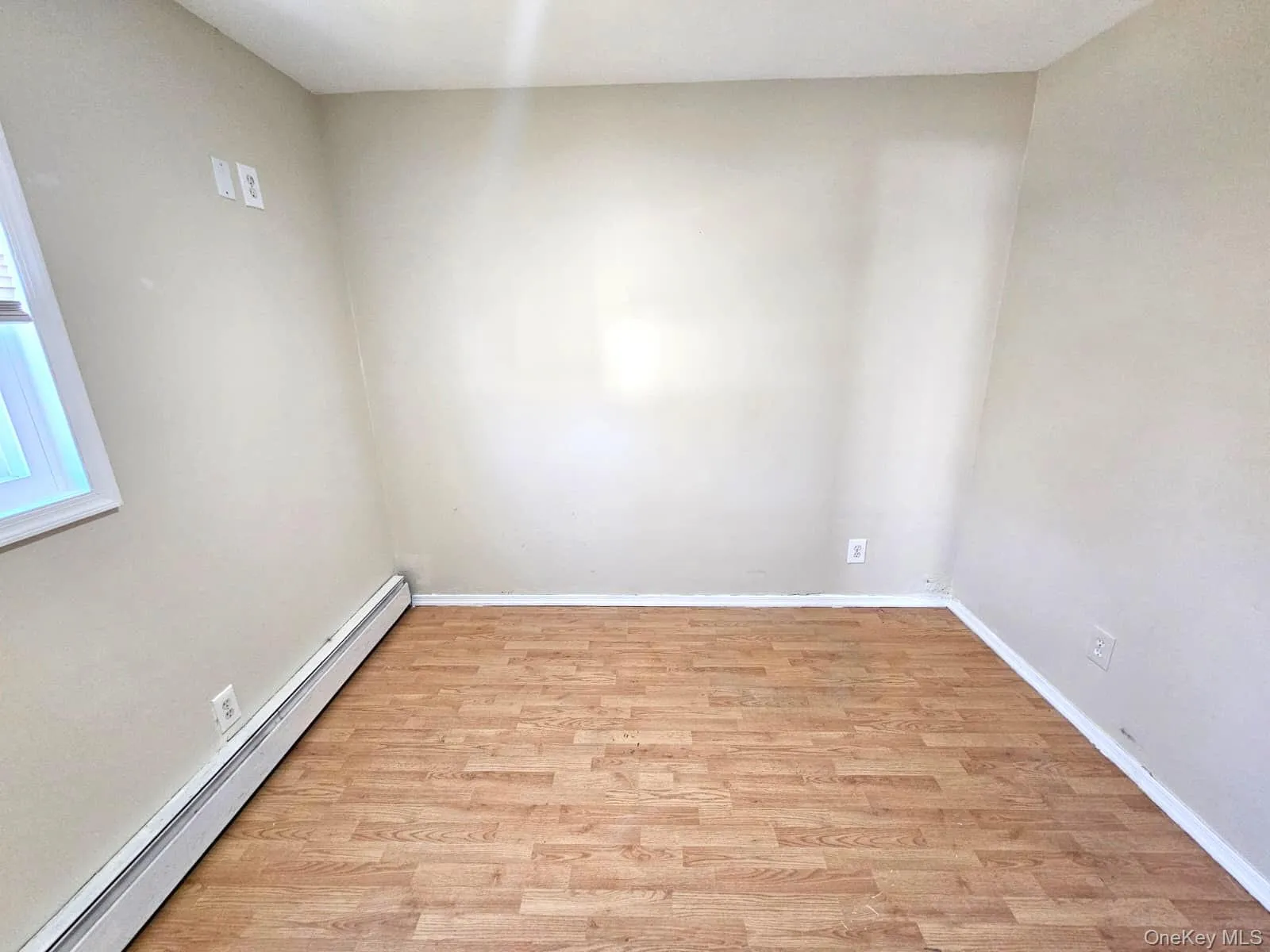 56 Applegate Drive, Islip, NY, 3 Bedrooms Bedrooms, 5 Rooms Rooms,1 BathroomBathrooms,Residential Lease,For Rent,Applegate,0,983404 56 Applegate Drive, Islip, NY, 3 Bedrooms Bedrooms, 5 Rooms Rooms,1 BathroomBathrooms,Residential Lease,For Rent,Applegate,0,983404