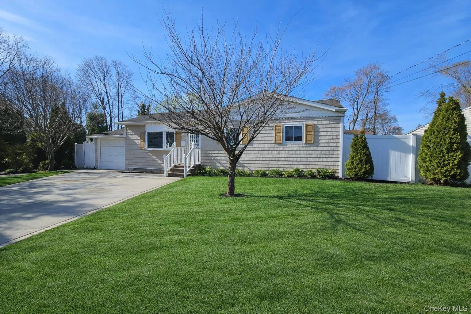 56 Applegate Drive, Islip, NY, 3 Bedrooms Bedrooms, 5 Rooms Rooms,1 BathroomBathrooms,Residential Lease,For Rent,Applegate,0,983404 56 Applegate Drive, Islip, NY, 3 Bedrooms Bedrooms, 5 Rooms Rooms,1 BathroomBathrooms,Residential Lease,For Rent,Applegate,0,983404