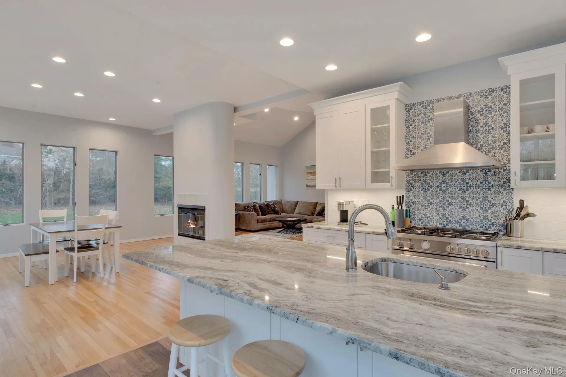 35 Bay Avenue, Southampton, NY, 4 Bedrooms Bedrooms, 8 Rooms Rooms,3 BathroomsBathrooms,Residential Lease,For Rent,Bay,0,983450 35 Bay Avenue, Southampton, NY, 4 Bedrooms Bedrooms, 8 Rooms Rooms,3 BathroomsBathrooms,Residential Lease,For Rent,Bay,0,983450