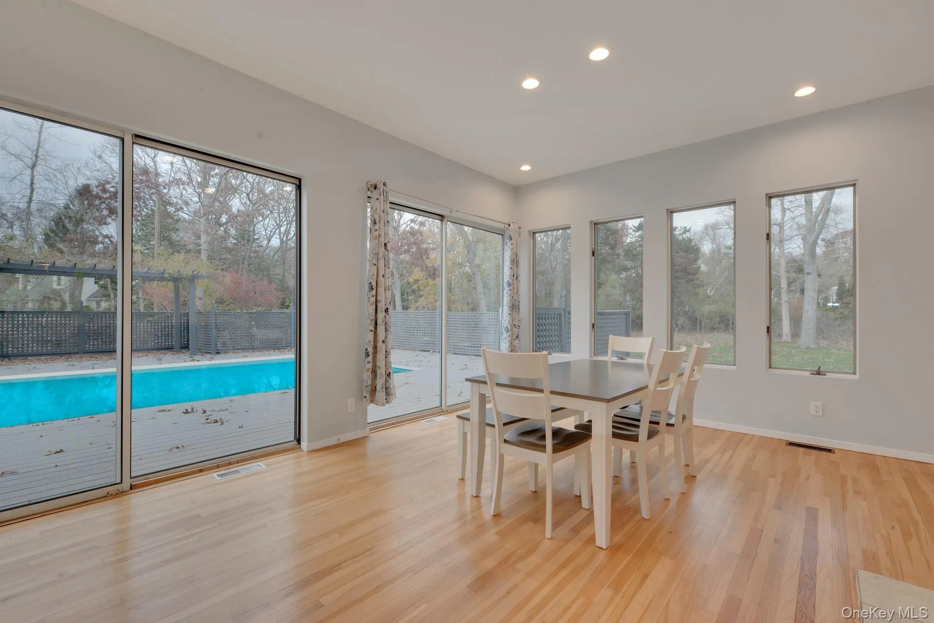 35 Bay Avenue, Southampton, NY, 4 Bedrooms Bedrooms, 8 Rooms Rooms,3 BathroomsBathrooms,Residential Lease,For Rent,Bay,0,983450 35 Bay Avenue, Southampton, NY, 4 Bedrooms Bedrooms, 8 Rooms Rooms,3 BathroomsBathrooms,Residential Lease,For Rent,Bay,0,983450