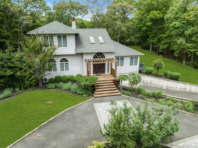 35 Bay W Avenue, Southampton, New York 11946