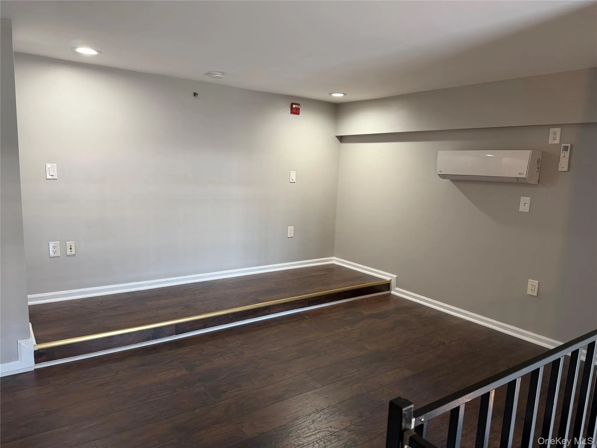 94 4th Avenue, Islip, NY, 2 Rooms Rooms,1 BathroomBathrooms,Residential Lease,For Rent,4th,0,983455 94 4th Avenue, Islip, NY, 2 Rooms Rooms,1 BathroomBathrooms,Residential Lease,For Rent,4th,0,983455