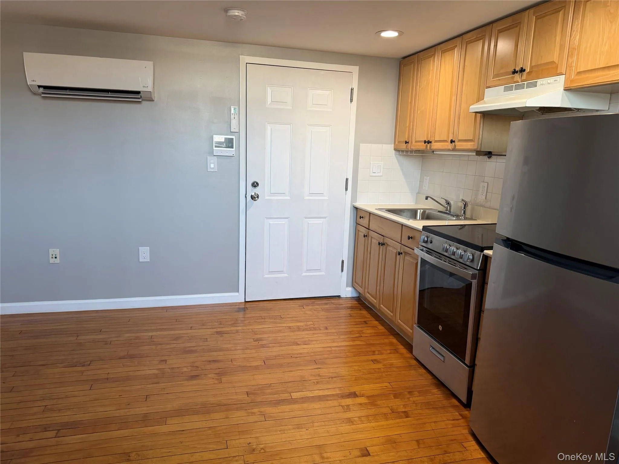 94 4th Avenue, Islip, NY, 2 Rooms Rooms,1 BathroomBathrooms,Residential Lease,For Rent,4th,0,983455 94 4th Avenue, Islip, NY, 2 Rooms Rooms,1 BathroomBathrooms,Residential Lease,For Rent,4th,0,983455