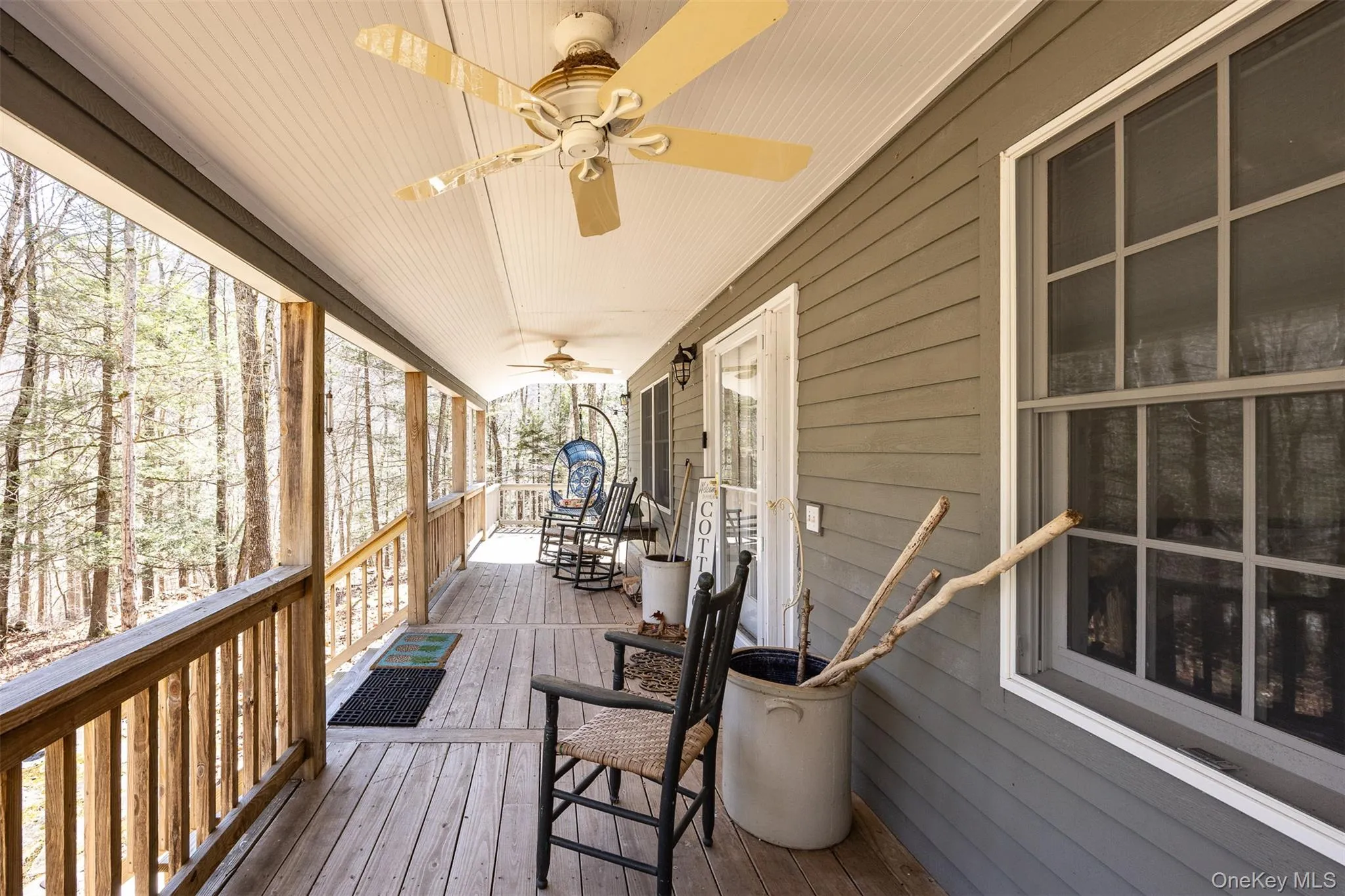 Porch with ceiling fan Porch with ceiling fan