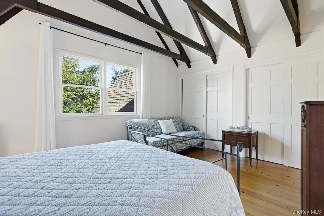 3 Foster Avenue, Southampton, NY, 2 Bedrooms Bedrooms, 6 Rooms Rooms,2 BathroomsBathrooms,Residential Lease,For Rent,Foster,0,983470 3 Foster Avenue, Southampton, NY, 2 Bedrooms Bedrooms, 6 Rooms Rooms,2 BathroomsBathrooms,Residential Lease,For Rent,Foster,0,983470