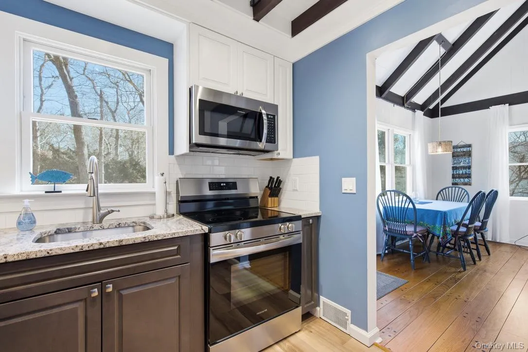 3 Foster Avenue, Southampton, NY, 2 Bedrooms Bedrooms, 6 Rooms Rooms,2 BathroomsBathrooms,Residential Lease,For Rent,Foster,0,983470 3 Foster Avenue, Southampton, NY, 2 Bedrooms Bedrooms, 6 Rooms Rooms,2 BathroomsBathrooms,Residential Lease,For Rent,Foster,0,983470