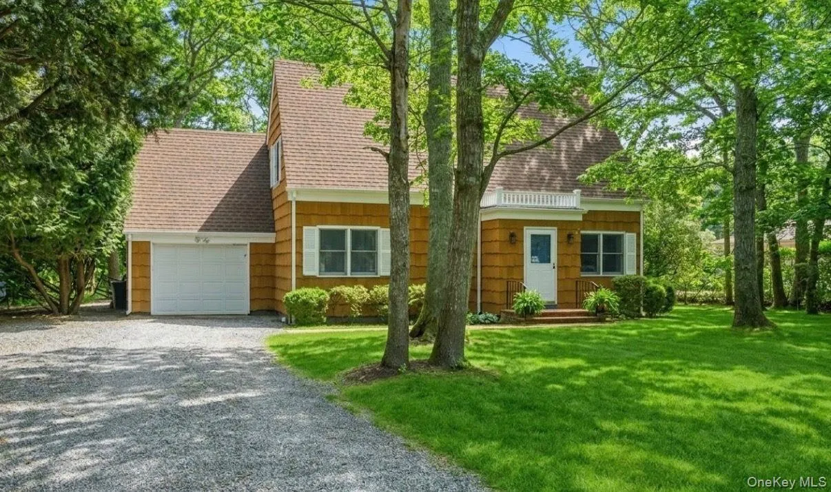 3 Foster Avenue, Southampton, NY, 2 Bedrooms Bedrooms, 6 Rooms Rooms,2 BathroomsBathrooms,Residential Lease,For Rent,Foster,0,983470 3 Foster Avenue, Southampton, NY, 2 Bedrooms Bedrooms, 6 Rooms Rooms,2 BathroomsBathrooms,Residential Lease,For Rent,Foster,0,983470