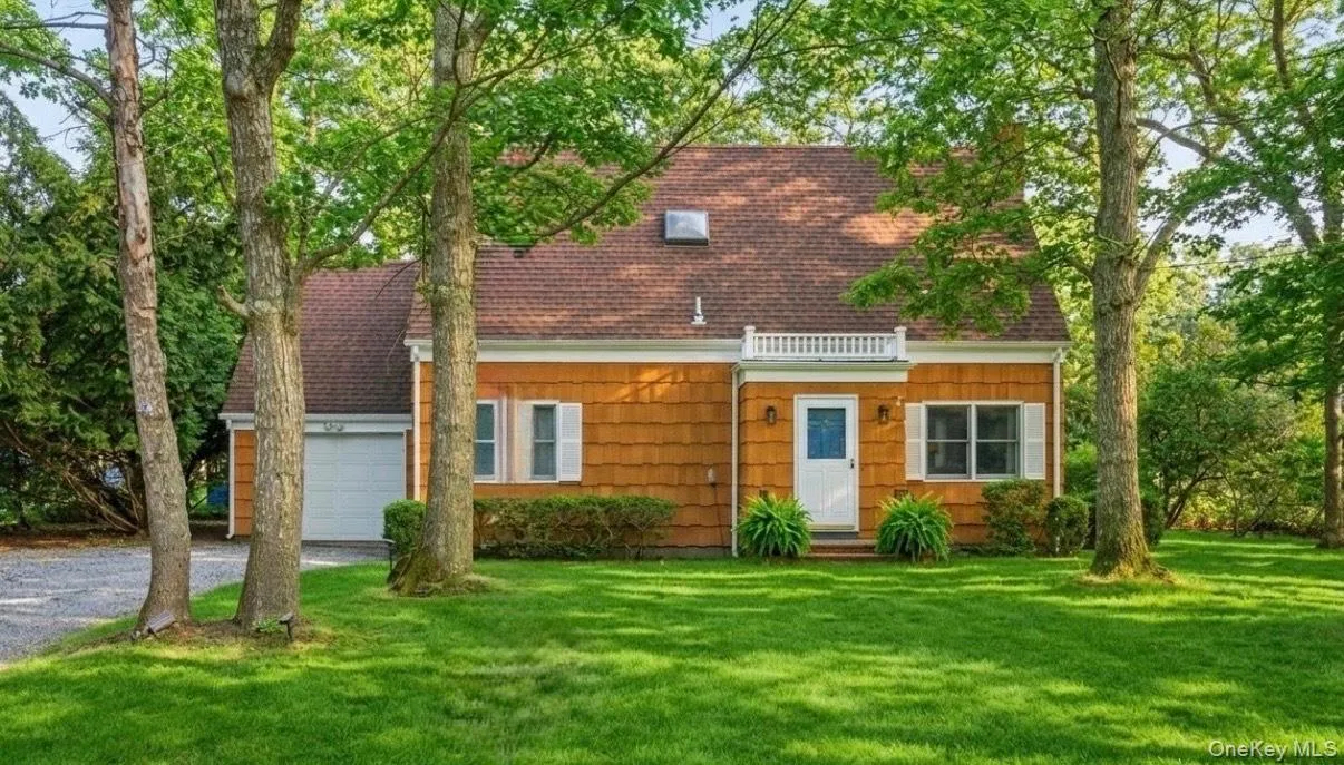 3 Foster Avenue, Southampton, NY, 2 Bedrooms Bedrooms, 6 Rooms Rooms,2 BathroomsBathrooms,Residential Lease,For Rent,Foster,0,983470 3 Foster Avenue, Southampton, NY, 2 Bedrooms Bedrooms, 6 Rooms Rooms,2 BathroomsBathrooms,Residential Lease,For Rent,Foster,0,983470