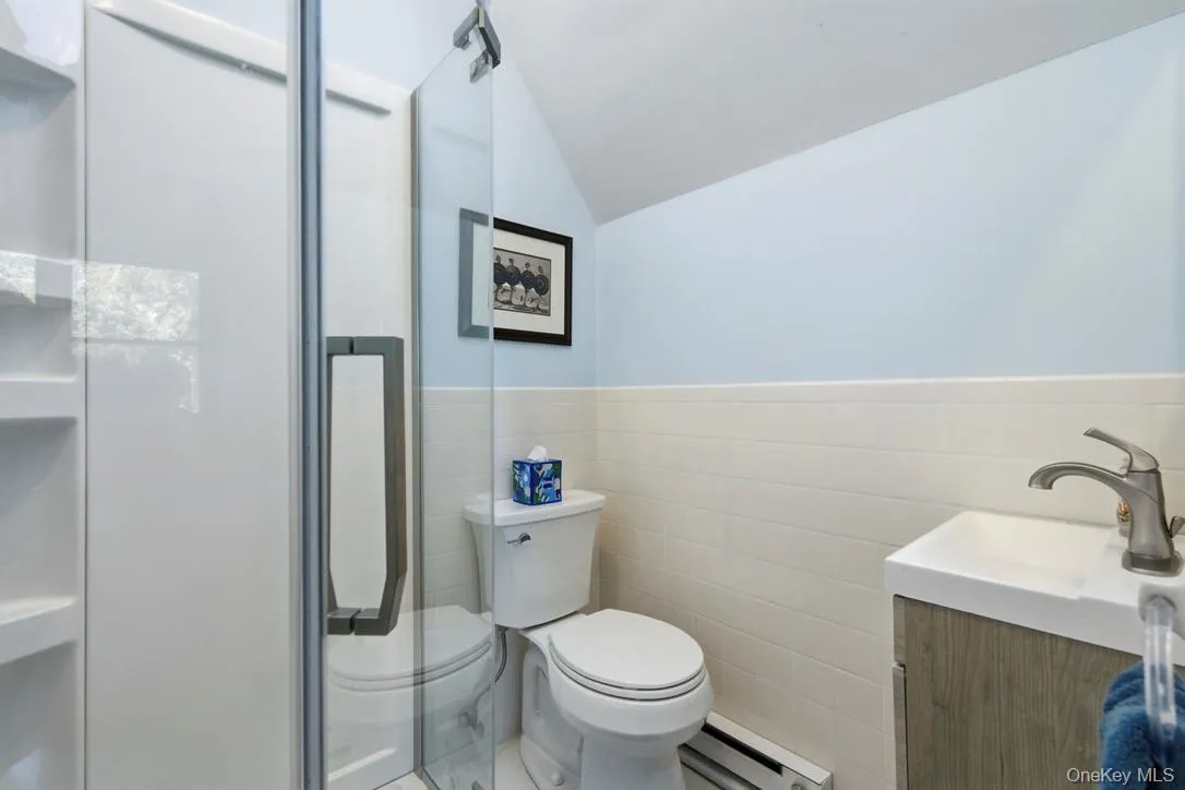 3 Foster Avenue, Southampton, NY, 2 Bedrooms Bedrooms, 6 Rooms Rooms,2 BathroomsBathrooms,Residential Lease,For Rent,Foster,0,983470 3 Foster Avenue, Southampton, NY, 2 Bedrooms Bedrooms, 6 Rooms Rooms,2 BathroomsBathrooms,Residential Lease,For Rent,Foster,0,983470