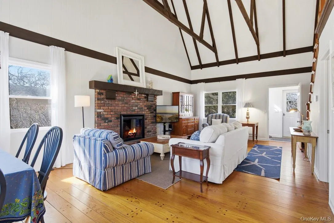 3 Foster Avenue, Southampton, NY, 2 Bedrooms Bedrooms, 6 Rooms Rooms,2 BathroomsBathrooms,Residential Lease,For Rent,Foster,0,983470 3 Foster Avenue, Southampton, NY, 2 Bedrooms Bedrooms, 6 Rooms Rooms,2 BathroomsBathrooms,Residential Lease,For Rent,Foster,0,983470