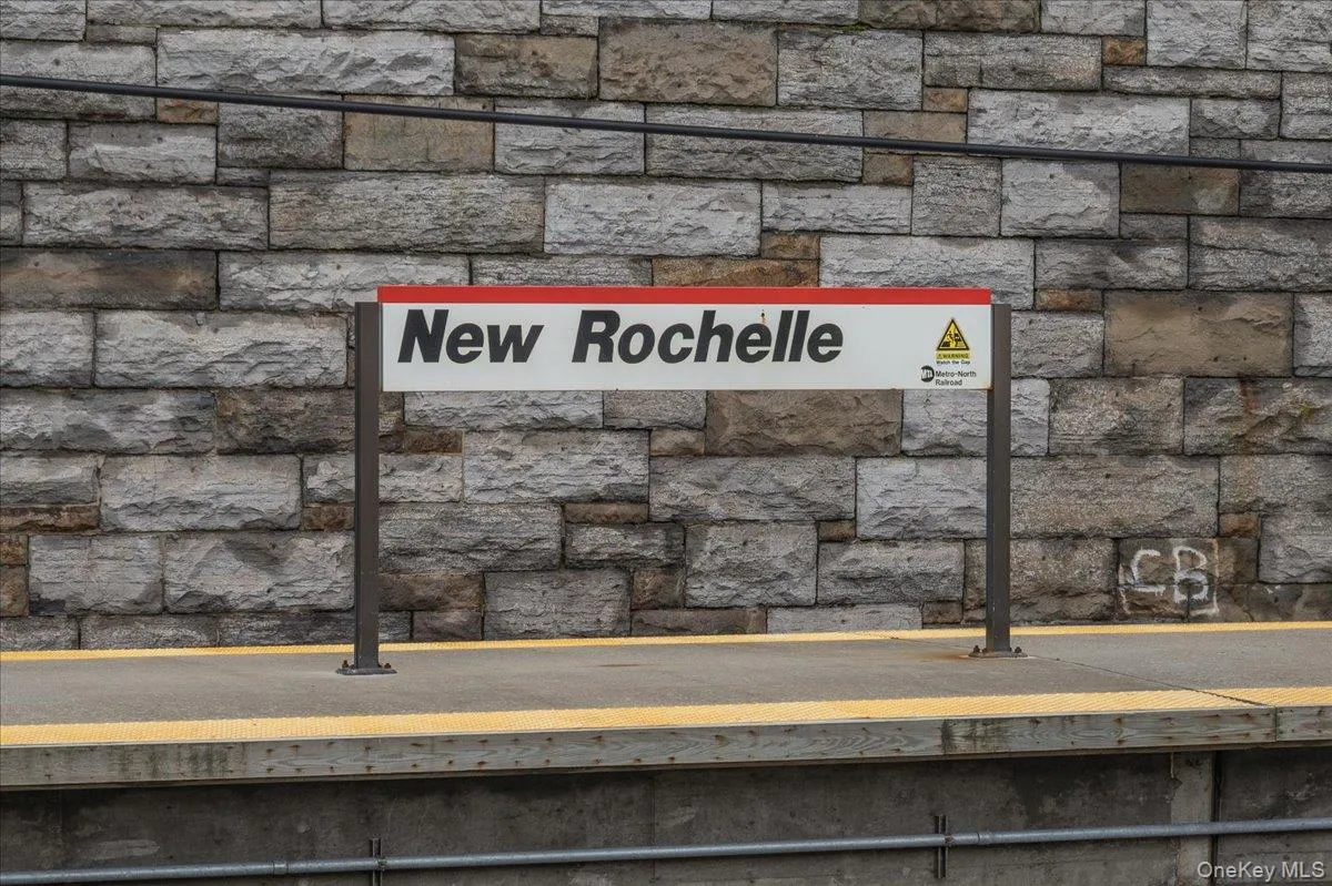 New Rochelle Train Station New Rochelle Train Station