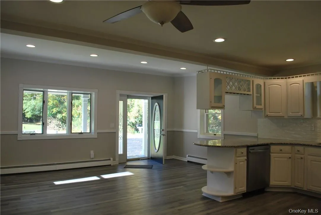 7 Autumn Trail, Goshen, NY, 3 Bedrooms Bedrooms, 6 Rooms Rooms,2 BathroomsBathrooms,Residential Lease,For Rent,Autumn,0,983492 7 Autumn Trail, Goshen, NY, 3 Bedrooms Bedrooms, 6 Rooms Rooms,2 BathroomsBathrooms,Residential Lease,For Rent,Autumn,0,983492