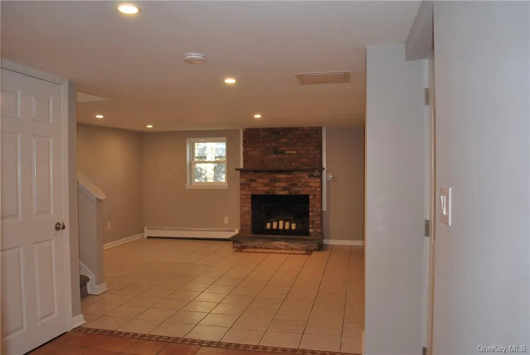 7 Autumn Trail, Goshen, NY, 3 Bedrooms Bedrooms, 6 Rooms Rooms,2 BathroomsBathrooms,Residential Lease,For Rent,Autumn,0,983492 7 Autumn Trail, Goshen, NY, 3 Bedrooms Bedrooms, 6 Rooms Rooms,2 BathroomsBathrooms,Residential Lease,For Rent,Autumn,0,983492