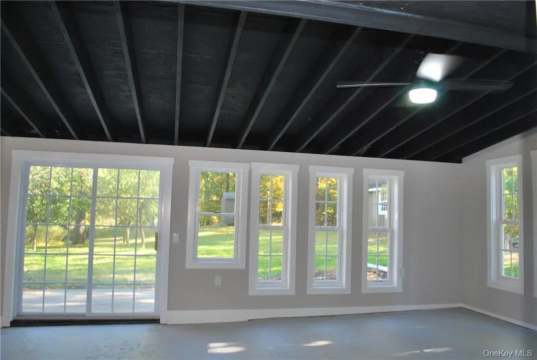 Three season room Three season room