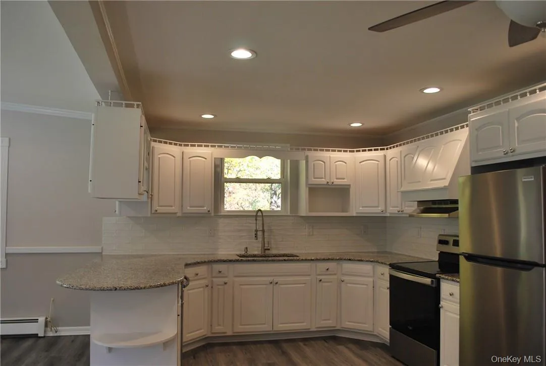 7 Autumn Trail, Goshen, NY, 3 Bedrooms Bedrooms, 6 Rooms Rooms,2 BathroomsBathrooms,Residential Lease,For Rent,Autumn,0,983492 7 Autumn Trail, Goshen, NY, 3 Bedrooms Bedrooms, 6 Rooms Rooms,2 BathroomsBathrooms,Residential Lease,For Rent,Autumn,0,983492