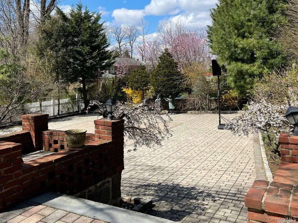 64 Old Pond Road, North Hempstead, NY, 3 Bedrooms Bedrooms, 7 Rooms Rooms,2 BathroomsBathrooms,Residential Lease,For Rent,Old Pond,0,983503 64 Old Pond Road, North Hempstead, NY, 3 Bedrooms Bedrooms, 7 Rooms Rooms,2 BathroomsBathrooms,Residential Lease,For Rent,Old Pond,0,983503