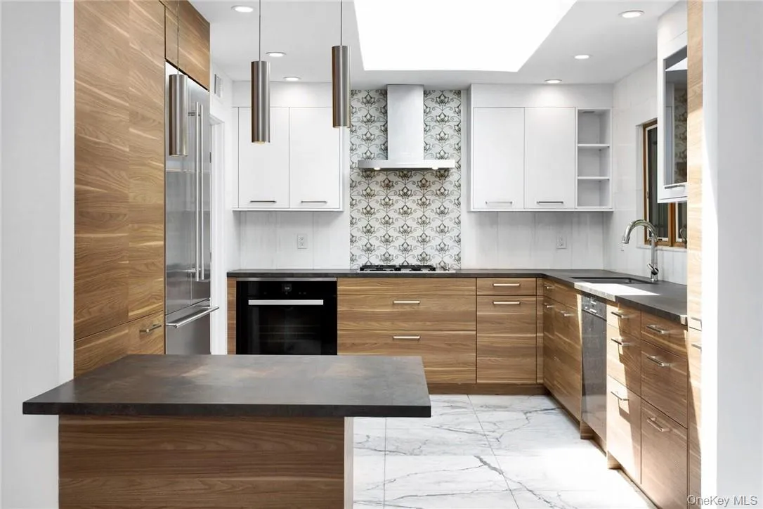 5 Deerhill Lane, Greenburgh, NY, 4 Bedrooms Bedrooms, 9 Rooms Rooms,3 BathroomsBathrooms,Residential Lease,For Rent,Deerhill,0,983504 5 Deerhill Lane, Greenburgh, NY, 4 Bedrooms Bedrooms, 9 Rooms Rooms,3 BathroomsBathrooms,Residential Lease,For Rent,Deerhill,0,983504