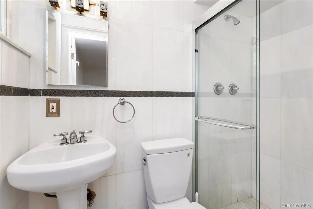 5 Deerhill Lane, Greenburgh, NY, 4 Bedrooms Bedrooms, 9 Rooms Rooms,3 BathroomsBathrooms,Residential Lease,For Rent,Deerhill,0,983504 5 Deerhill Lane, Greenburgh, NY, 4 Bedrooms Bedrooms, 9 Rooms Rooms,3 BathroomsBathrooms,Residential Lease,For Rent,Deerhill,0,983504