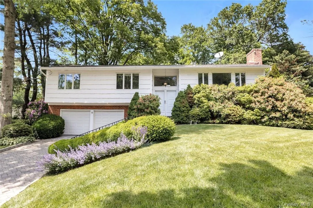 5 Deerhill Lane, Greenburgh, NY, 4 Bedrooms Bedrooms, 9 Rooms Rooms,3 BathroomsBathrooms,Residential Lease,For Rent,Deerhill,0,983504 5 Deerhill Lane, Greenburgh, NY, 4 Bedrooms Bedrooms, 9 Rooms Rooms,3 BathroomsBathrooms,Residential Lease,For Rent,Deerhill,0,983504