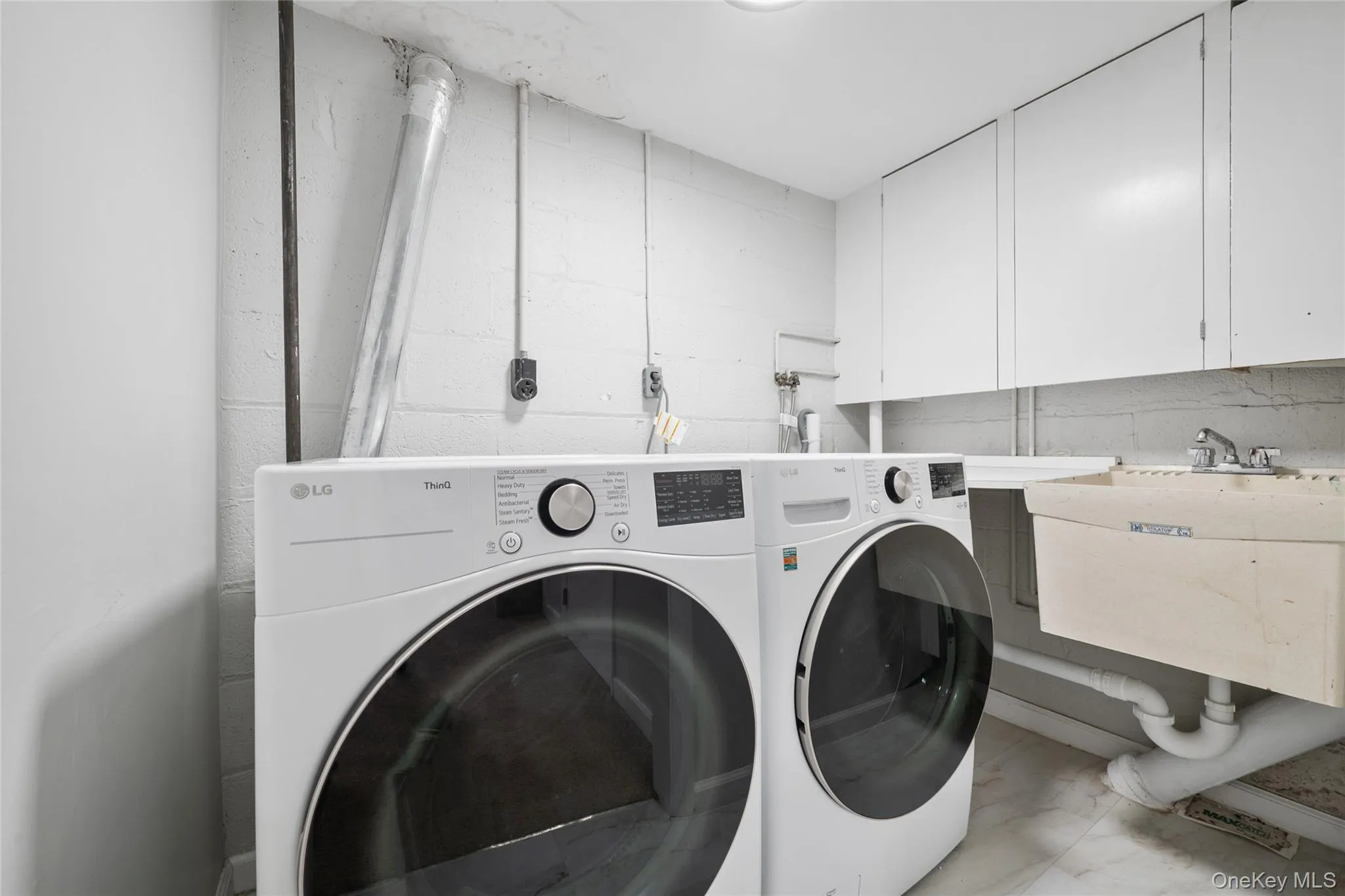 6 Wildway, Yonkers, NY, 4 Bedrooms Bedrooms, 8 Rooms Rooms,2 BathroomsBathrooms,Residential Lease,For Rent,Wildway,0,983514 6 Wildway, Yonkers, NY, 4 Bedrooms Bedrooms, 8 Rooms Rooms,2 BathroomsBathrooms,Residential Lease,For Rent,Wildway,0,983514